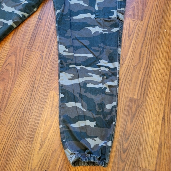 Streetwear Of Society Highrise Camo Cargo Pants Medium - Picture 3 of 10